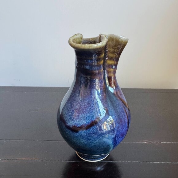 Irish Pottery Swirls Bud Flower Vase - Picture 3 of 9